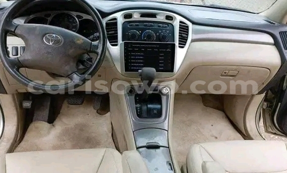 Ra Àlòkù Toyota Highlander Miiran Ọkọ̀ in Cotonou ni Benin Ra Àlòkù Toyota Highlander Miiran Ọkọ̀ in Cotonou ni Benin
