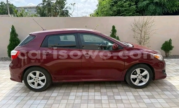 Ra Àlòkù Toyota Matrix Red Ọkọ̀ in Cotonou ni Benin Ra Àlòkù Toyota Matrix Red Ọkọ̀ in Cotonou ni Benin