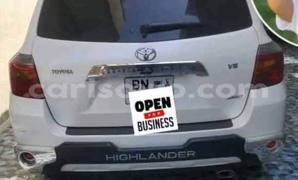 Ra Àlòkù Toyota Highlander funfun Ọkọ̀ in Cotonou ni Benin Ra Àlòkù Toyota Highlander funfun Ọkọ̀ in Cotonou ni Benin