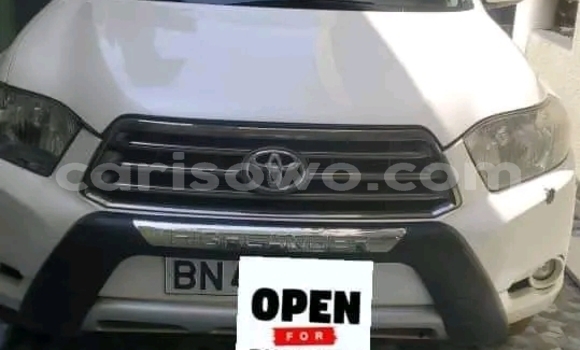 Ra Àlòkù Toyota Highlander funfun Ọkọ̀ in Cotonou ni Benin Ra Àlòkù Toyota Highlander funfun Ọkọ̀ in Cotonou ni Benin