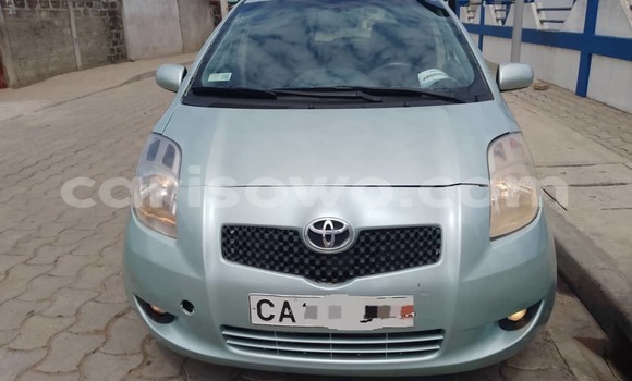 Sayi Na hannu Toyota Yaris Green Mota in Cotonou a Benin