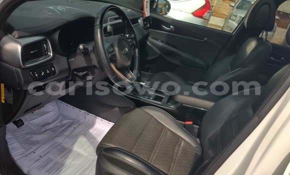 Ra Àlòkù Kia Sorento funfun Ọkọ̀ in Cotonou ni Benin Ra Àlòkù Kia Sorento funfun Ọkọ̀ in Cotonou ni Benin