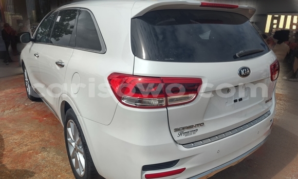 Ra Àlòkù Kia Sorento funfun Ọkọ̀ in Cotonou ni Benin Ra Àlòkù Kia Sorento funfun Ọkọ̀ in Cotonou ni Benin