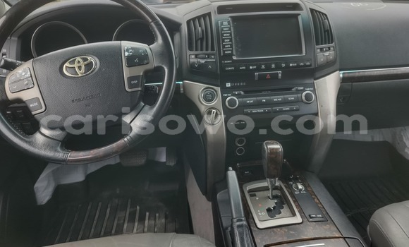 Ra Àlòkù Toyota Land Cruiser funfun Ọkọ̀ in Cotonou ni Benin Ra Àlòkù Toyota Land Cruiser funfun Ọkọ̀ in Cotonou ni Benin