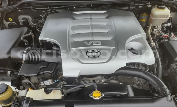 Ra Àlòkù Toyota Land Cruiser funfun Ọkọ̀ in Cotonou ni Benin Ra Àlòkù Toyota Land Cruiser funfun Ọkọ̀ in Cotonou ni Benin