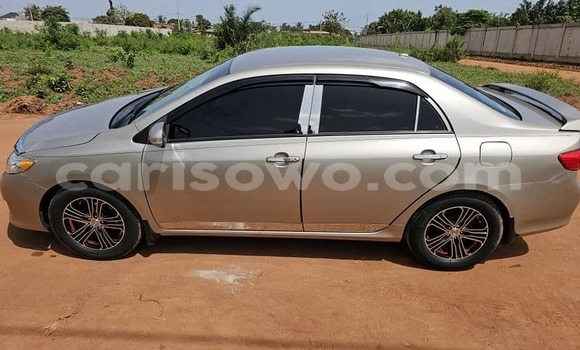 Ra Àlòkù Toyota Corolla funfun Ọkọ̀ in Cotonou ni Benin Ra Àlòkù Toyota Corolla funfun Ọkọ̀ in Cotonou ni Benin