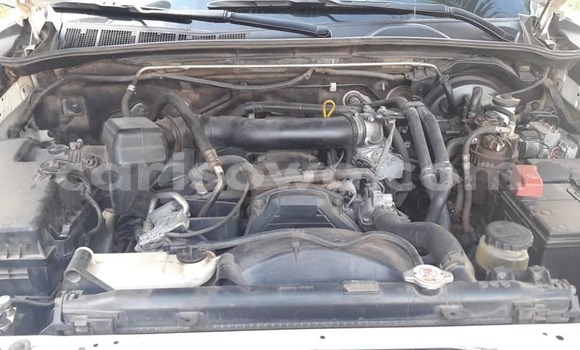 Ra Àlòkù Toyota Hilux funfun Ọkọ̀ in Cotonou ni Benin Ra Àlòkù Toyota Hilux funfun Ọkọ̀ in Cotonou ni Benin