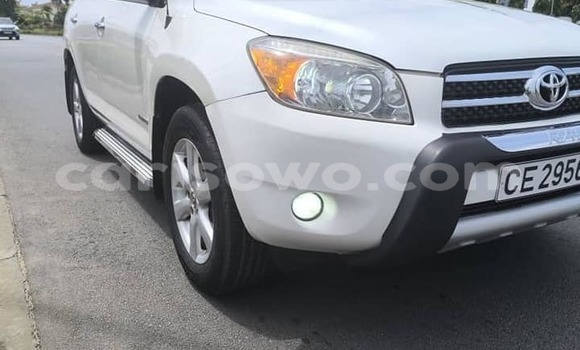 Acheter Occasion Voiture Toyota RAV4 Blanc à Cotonou, Benin