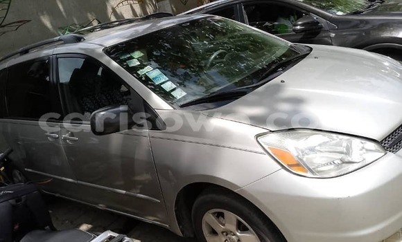 Ra Àlòkù Toyota Sienna Miiran Ọkọ̀ in Cotonou ni Benin Ra Àlòkù Toyota Sienna Miiran Ọkọ̀ in Cotonou ni Benin