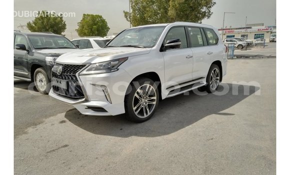 Sayi Imported Lexus LX White Mota in Import - Dubai a Benin Sayi Imported Lexus LX White Mota in Import - Dubai a Benin