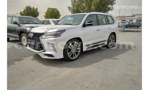 Sayi Imported Lexus LX White Mota in Import - Dubai a Benin Sayi Imported Lexus LX White Mota in Import - Dubai a Benin