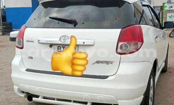 Buy Used Toyota Matrix White Car in Cotonou in Benign Buy Used Toyota Matrix White Car in Cotonou in Benign