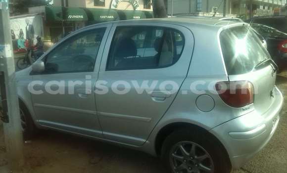 Sayi Na hannu Toyota Yaris Azurfa Mota in Cotonou a Benin Sayi Na hannu Toyota Yaris Azurfa Mota in Cotonou a Benin