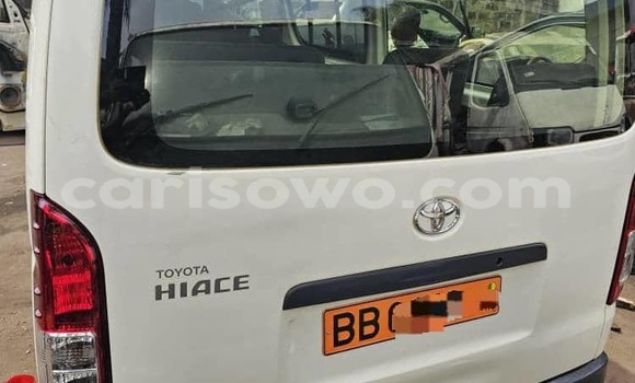Buy Used Toyota HiAce White Truck in Cotonou in Benign Buy Used Toyota HiAce White Truck in Cotonou in Benign