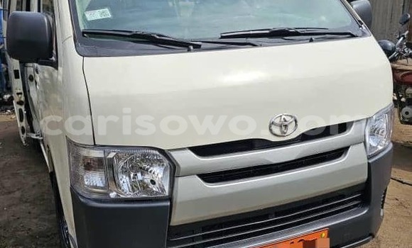 Buy Used Toyota HiAce White Truck in Cotonou in Benign Buy Used Toyota HiAce White Truck in Cotonou in Benign