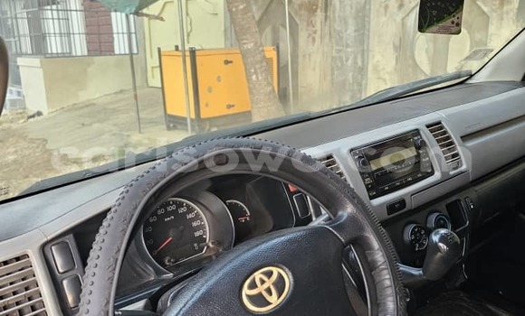 Buy Used Toyota HiAce White Truck in Cotonou in Benign Buy Used Toyota HiAce White Truck in Cotonou in Benign