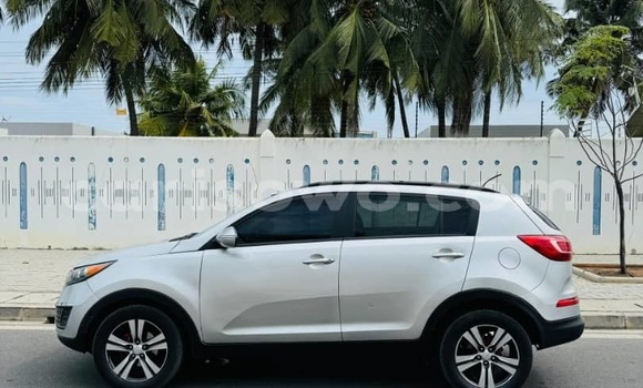 Acheter Occasion Voiture Kia Sportage Blanc à Cotonou, Benin Acheter Occasion Voiture Kia Sportage Blanc à Cotonou, Benin