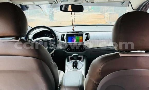 Acheter Occasion Voiture Kia Sportage Blanc à Cotonou, Benin Acheter Occasion Voiture Kia Sportage Blanc à Cotonou, Benin