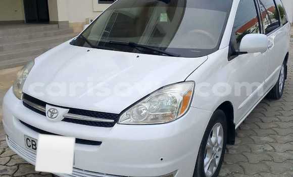 Acheter Occasion Voiture Toyota Sienna Blanc à Cotonou, Benin Acheter Occasion Voiture Toyota Sienna Blanc à Cotonou, Benin