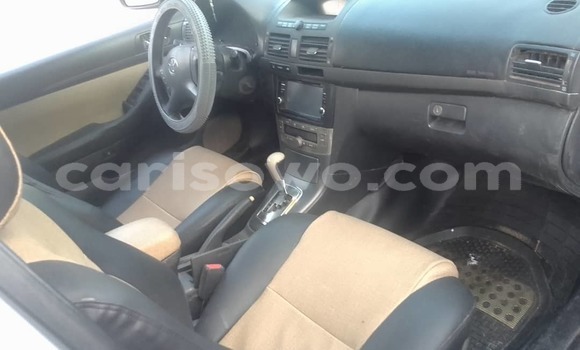 Ra Àlòkù Toyota Avensis Silver Ọkọ̀ in Cotonou ni Benin Ra Àlòkù Toyota Avensis Silver Ọkọ̀ in Cotonou ni Benin