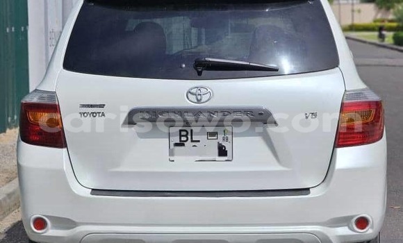 Sayi Na hannu Toyota Highlander White Mota in Cotonou a Benin Sayi Na hannu Toyota Highlander White Mota in Cotonou a Benin