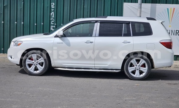 Sayi Na hannu Toyota Highlander White Mota in Cotonou a Benin Sayi Na hannu Toyota Highlander White Mota in Cotonou a Benin