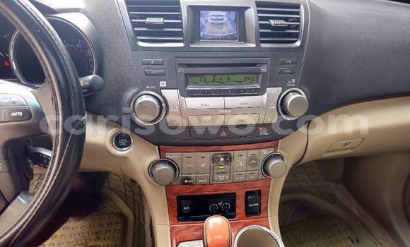 Sayi Na hannu Toyota Highlander White Mota in Cotonou a Benin Sayi Na hannu Toyota Highlander White Mota in Cotonou a Benin