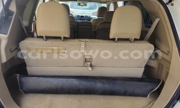 Sayi Na hannu Toyota Highlander White Mota in Cotonou a Benin Sayi Na hannu Toyota Highlander White Mota in Cotonou a Benin