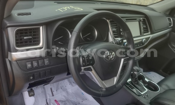 Acheter Occasion Voiture Toyota Highlander Noir à Cotonou, Benin Acheter Occasion Voiture Toyota Highlander Noir à Cotonou, Benin