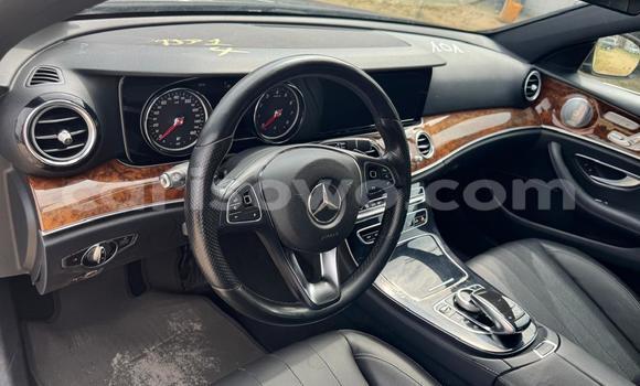 Sayi Na hannu Mercedes-Benz E-Classe Black Mota in Cotonou a Benin Sayi Na hannu Mercedes-Benz E-Classe Black Mota in Cotonou a Benin