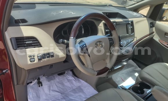 Ra Àlòkù Toyota Sienna Red Ọkọ̀ in Cotonou ni Benin Ra Àlòkù Toyota Sienna Red Ọkọ̀ in Cotonou ni Benin