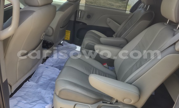 Ra Àlòkù Toyota Sienna Red Ọkọ̀ in Cotonou ni Benin Ra Àlòkù Toyota Sienna Red Ọkọ̀ in Cotonou ni Benin