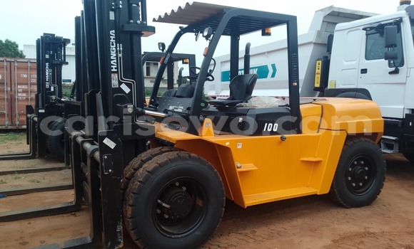 Sayi Sabo Man Silent Sauran Babbar mota in Cotonou a Benin