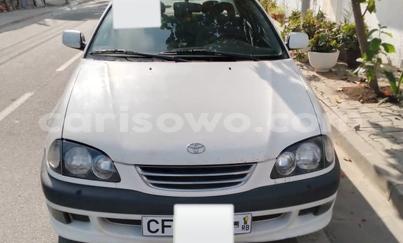 Acheter Occasion Voiture Toyota Avensis Blanc à Cotonou, Benin