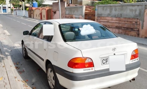 Ra Àlòkù Toyota Avensis funfun Ọkọ̀ in Cotonou ni Benin Ra Àlòkù Toyota Avensis funfun Ọkọ̀ in Cotonou ni Benin