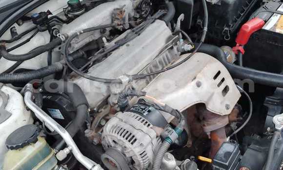 Ra Àlòkù Toyota Avensis funfun Ọkọ̀ in Cotonou ni Benin Ra Àlòkù Toyota Avensis funfun Ọkọ̀ in Cotonou ni Benin