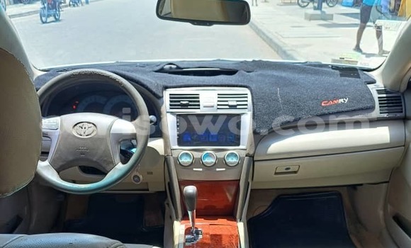 Sayi Na hannu Toyota Camry White Mota in Cotonou a Benin Sayi Na hannu Toyota Camry White Mota in Cotonou a Benin
