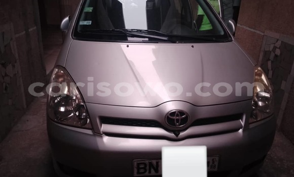 Buy Used Toyota Corolla Verso Silver Car in Cotonou in Benign Buy Used Toyota Corolla Verso Silver Car in Cotonou in Benign