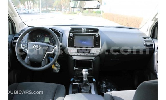 Acheter Import Voiture Toyota Prado Blanc à Import - Dubai, Benin Acheter Import Voiture Toyota Prado Blanc à Import - Dubai, Benin