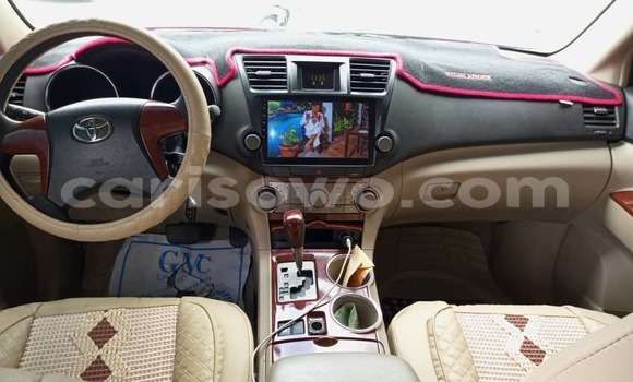 Acheter Occasion Voiture Toyota Highlander Gris à Cotonou, Benin Acheter Occasion Voiture Toyota Highlander Gris à Cotonou, Benin