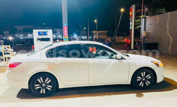 Ra Àlòkù Honda Accord funfun Ọkọ̀ in Cotonou ni Benin Ra Àlòkù Honda Accord funfun Ọkọ̀ in Cotonou ni Benin