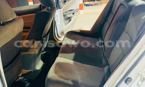 Ra Àlòkù Honda Accord funfun Ọkọ̀ in Cotonou ni Benin Ra Àlòkù Honda Accord funfun Ọkọ̀ in Cotonou ni Benin