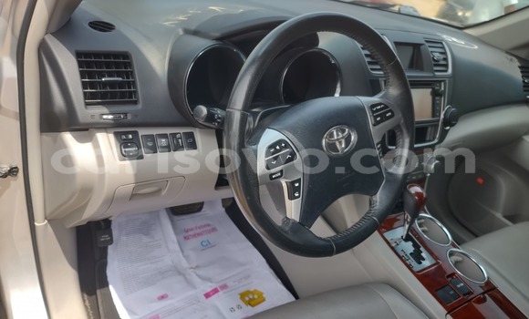 Acheter Occasion Voiture Toyota Highlander Gris à Cotonou, Benin Acheter Occasion Voiture Toyota Highlander Gris à Cotonou, Benin
