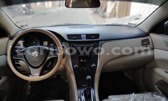 Sayi Na hannu Suzuki Kizashi White Mota in Cotonou a Benin Sayi Na hannu Suzuki Kizashi White Mota in Cotonou a Benin