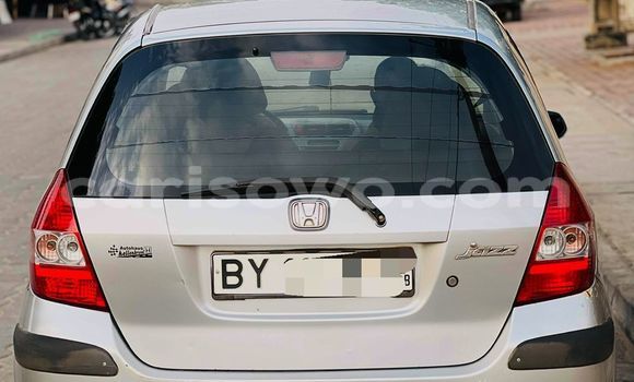 Sayi Na hannu Honda Jazz Azurfa Mota in Cotonou a Benin Sayi Na hannu Honda Jazz Azurfa Mota in Cotonou a Benin