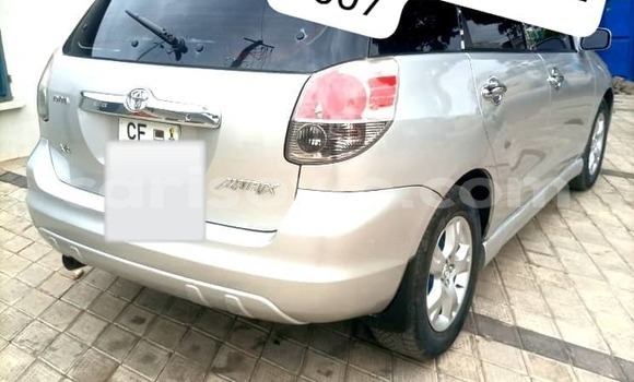 Ra Àlòkù Toyota Matrix Silver Ọkọ̀ in Cotonou ni Benin