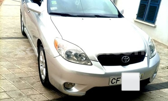 Sayi Na hannu Toyota Matrix Azurfa Mota in Cotonou a Benin Sayi Na hannu Toyota Matrix Azurfa Mota in Cotonou a Benin