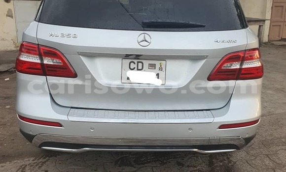 Sayi Na hannu Mercedes-Benz ML–Class Azurfa Mota in Cotonou a Benin