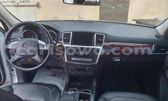 Ra Àlòkù Mercedes-Benz ML–Class Silver Ọkọ̀ in Cotonou ni Benin Ra Àlòkù Mercedes-Benz ML–Class Silver Ọkọ̀ in Cotonou ni Benin