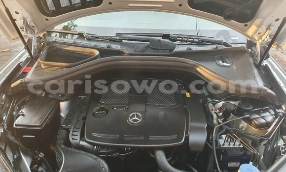 Ra Àlòkù Mercedes-Benz ML–Class Silver Ọkọ̀ in Cotonou ni Benin Ra Àlòkù Mercedes-Benz ML–Class Silver Ọkọ̀ in Cotonou ni Benin